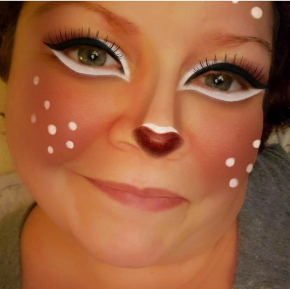 Profile Picture of Danielle Dibble (@hypergirl3182) on Poshmark