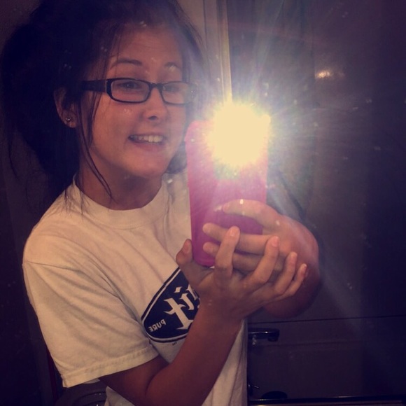 Profile Picture of Brianna Oneal (@briannakay3100) on Poshmark