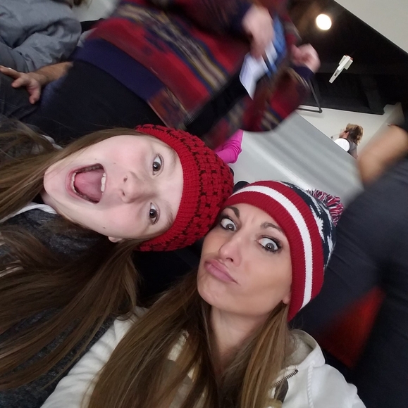 Profile Picture of Angel Grohall (@angelgrohall) on Poshmark