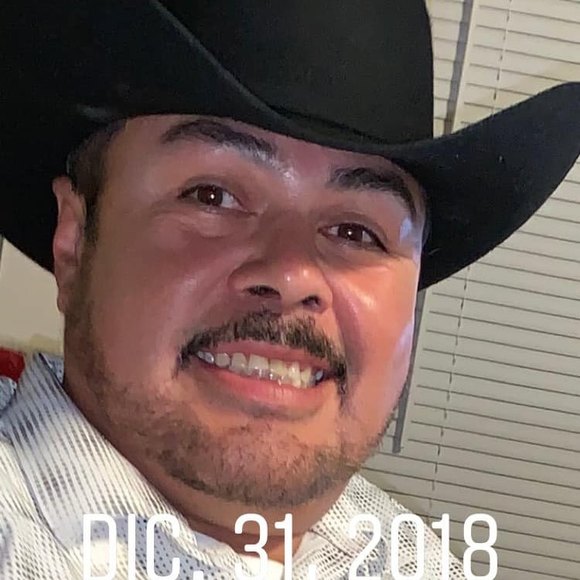 Profile Picture of Joel Bazán (@joelbazann8) on Poshmark