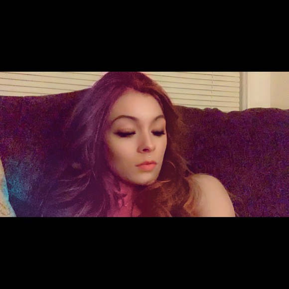 Profile Picture of Kara Hatala (@katrinahatala) on Poshmark