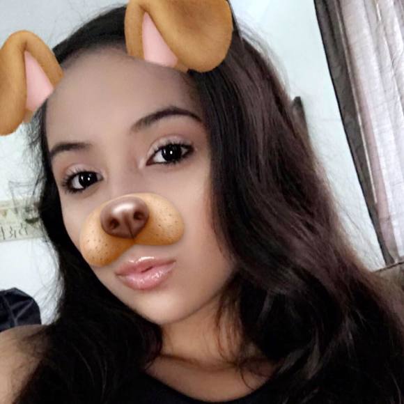 Profile Picture of Stephanie Salazar (@_bbysteph_) on Poshmark