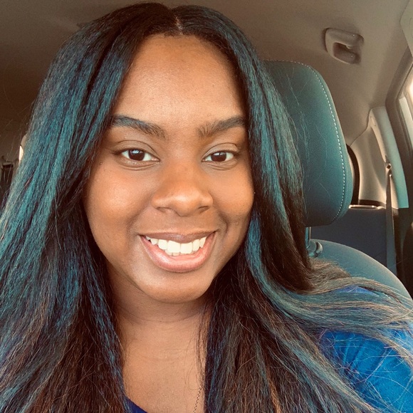 Profile Picture of Toya Uzzle (@toyateara05) on Poshmark