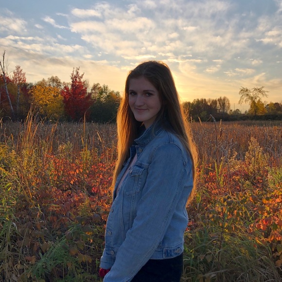 Profile Picture of Lauren Mctiernan (@lauren_mct) on Poshmark