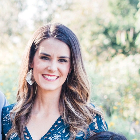 Profile Picture of Mandy Jameson (@mlinj) on Poshmark
