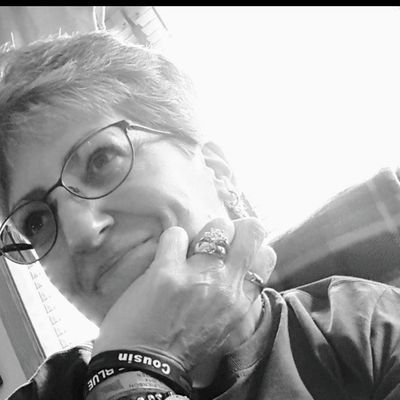 Profile Picture of Kim Samsel (@kimholcroft80) on Twitter