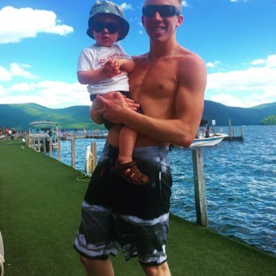 Profile Picture of Regan (@MattReegz3) on Twitter