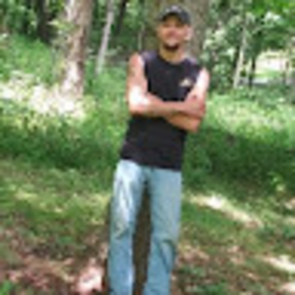 Profile Picture of Johnathan Stakelin (@jstakelin84) on Poshmark