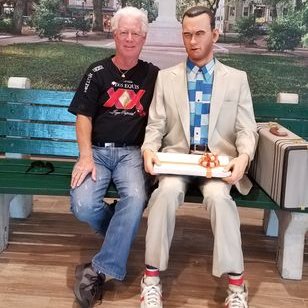 Profile Picture of Larry McElhinney (@larrymack42) on Twitter