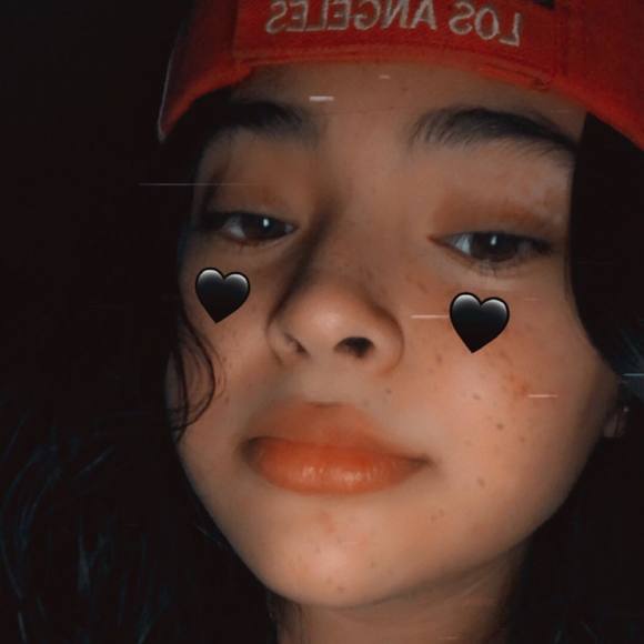 Profile Picture of Dulce Carlos (@dulcecarlos7) on Poshmark