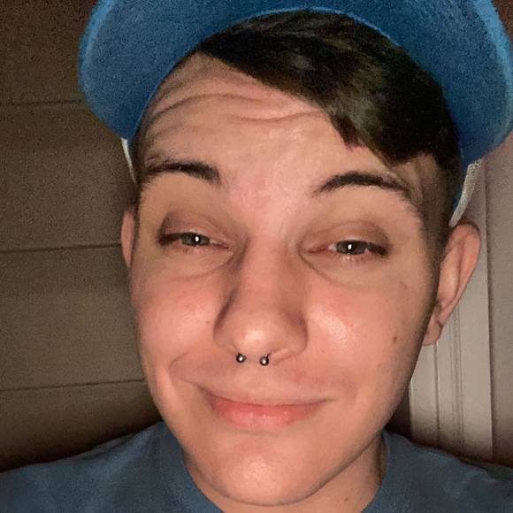 Profile Picture of Austin Delashmitt (@austindelashmit) on Poshmark