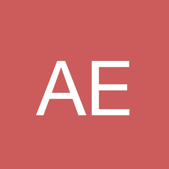 Profile Picture of Andrew Erickson (@awe210) on Poshmark