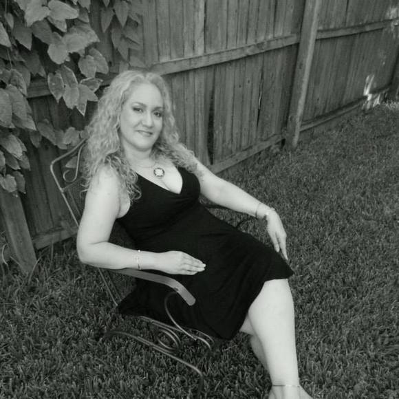 Profile Picture of Lorena Toro (@vaderladyl) on Poshmark