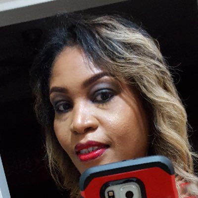 Profile Picture of Sandra Jones (@Sandienats) on Twitter