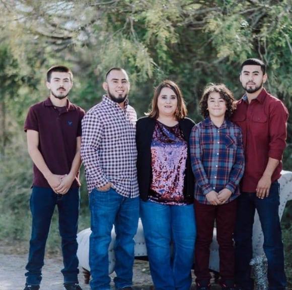 Profile Picture of Mariza Urrabazo (@roiz) on Poshmark