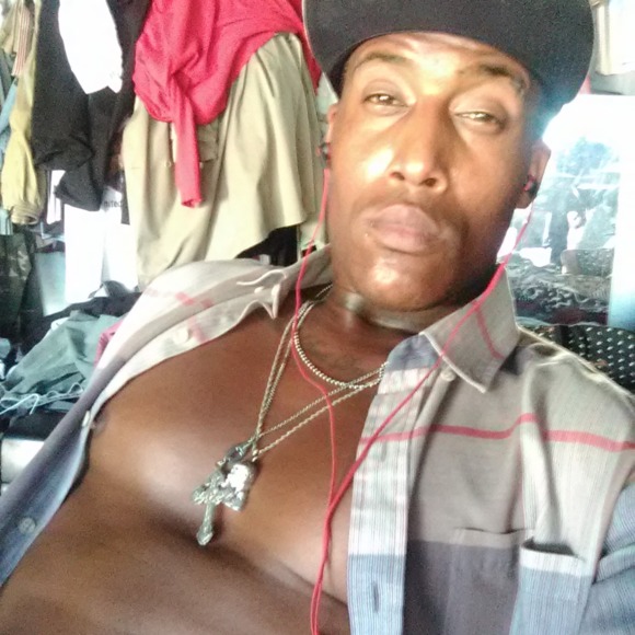 Profile Picture of Sincere Standard (@sincerestandard) on Poshmark