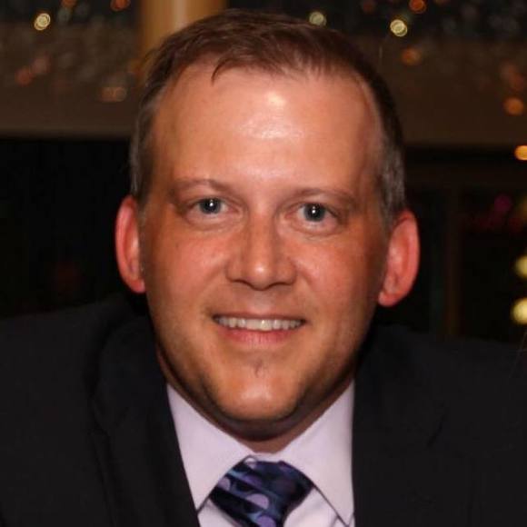 Profile Picture of Randall Corcoran (@awineknow) on Poshmark
