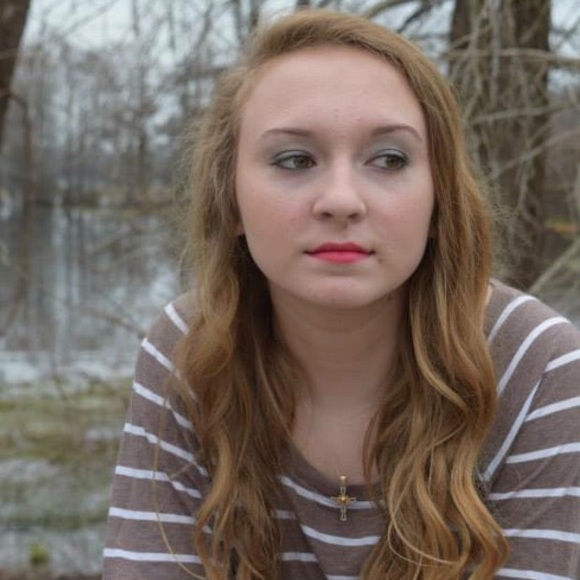 Profile Picture of Briana Boudreaux (@brianalynn0111) on Poshmark