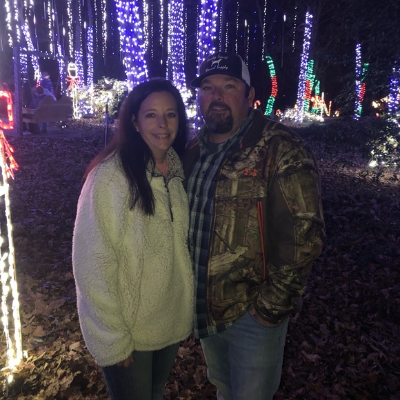 Profile Picture of Amber Hayes (@amberhyes1979) on Poshmark