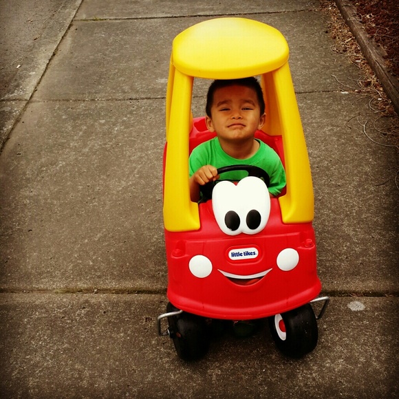 Profile Picture of Nicholas Lee (@lillee5oh3) on Poshmark