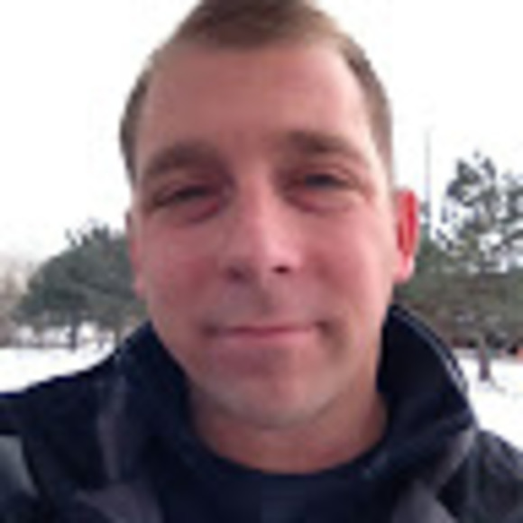 Profile Picture of Jeff Garfield (@jeffgarfield33) on Poshmark