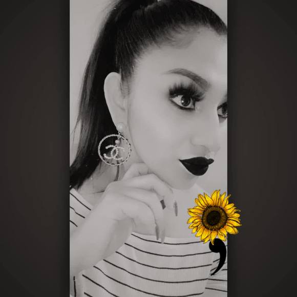 Profile Picture of Maria Casio (@izabellaismar) on Poshmark