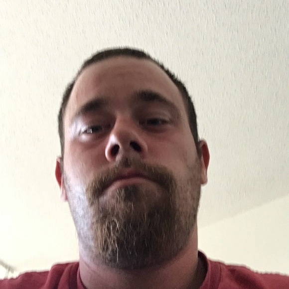 Profile Picture of James Majors (@jamesmajors1989) on Poshmark