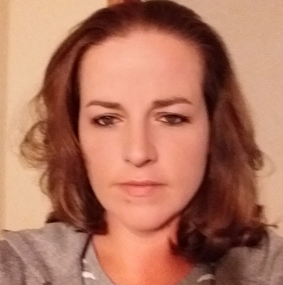 Profile Picture of Crystal Watts (@crystalmwatts) on Poshmark