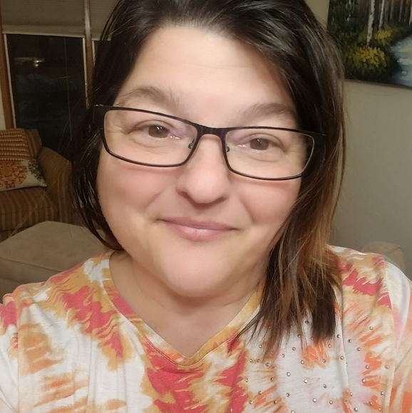 Profile Picture of Suzanne Kernozek-gwinn (@sue66) on Poshmark