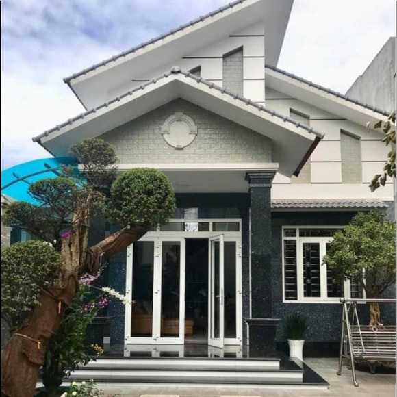 Profile Picture of Hien Huynh (@rubytran297) on Poshmark