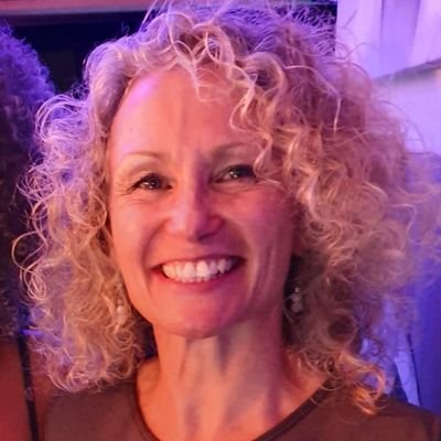 Profile Picture of Michelle Ralph Jones (@ShellRalphJones) on Twitter