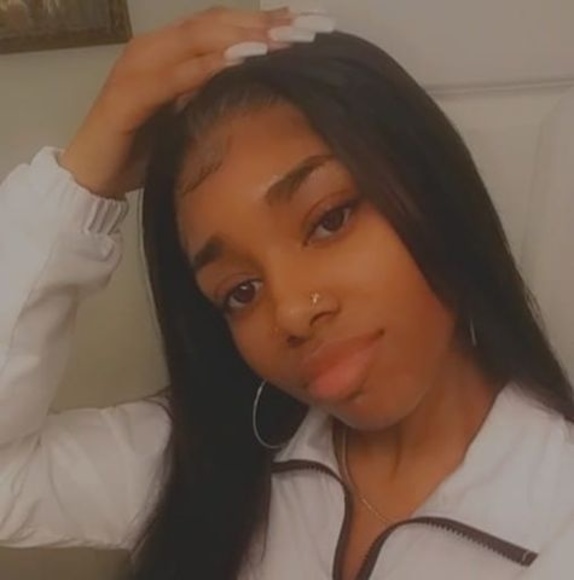 Profile Picture of Kevanna Keyes (@kevannakeyes) on Poshmark