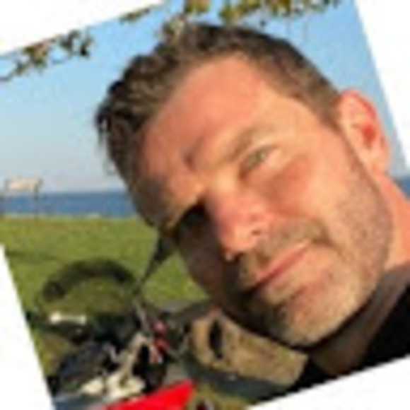 Profile Picture of Nuno Pereira (@nutr0n) on Poshmark