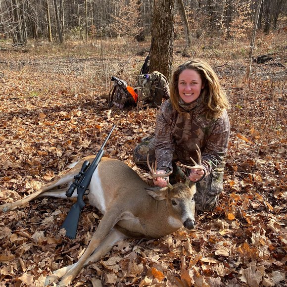 Profile Picture of Taylor Miskinis (@tnm23) on Poshmark