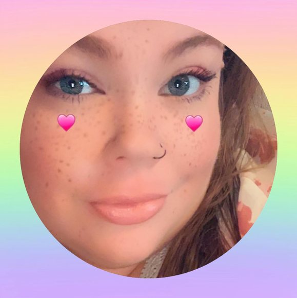 Profile Picture of Jodi Lee (@jodi0510) on Poshmark