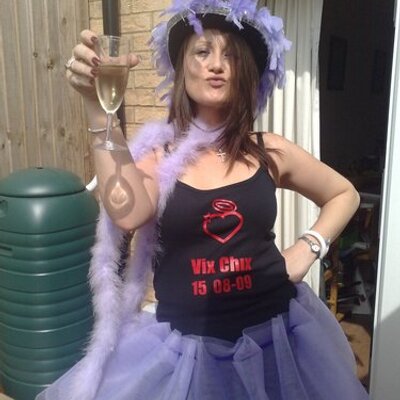 Profile Picture of Vicki Bird (@VeeeBird) on Twitter