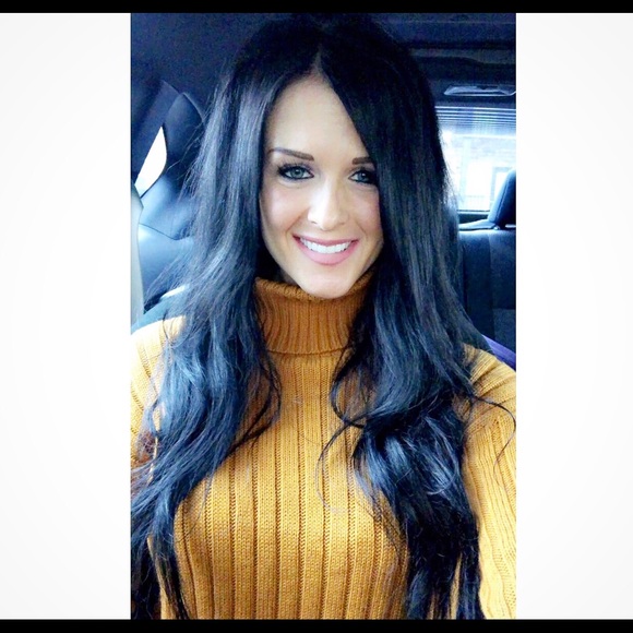Profile Picture of Lindsay Rittinger (@lindsayritt) on Poshmark