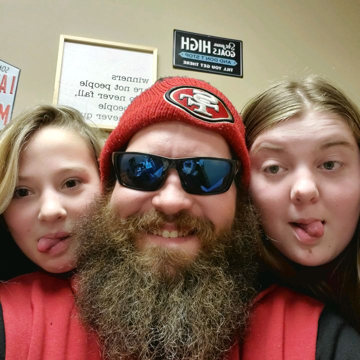 Profile Picture of Dustin (@thatbearddad) on Tiktok