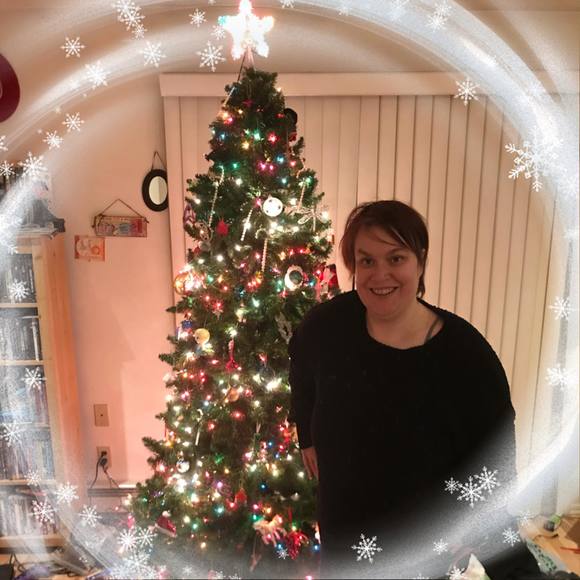 Profile Picture of Iris Hansen-tate (@hanseniris81) on Poshmark