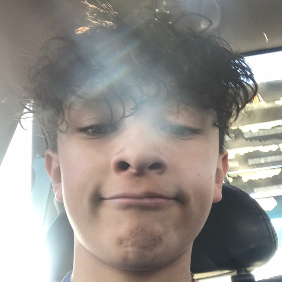 Profile Picture of Joshua Ontiveros (@jontiveros3333) on Poshmark