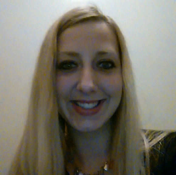 Profile Picture of Meranda Clark (@meranda20) on Poshmark