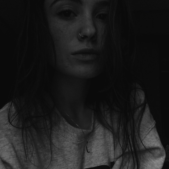 Profile Picture of Mckayla Potwin (@mpotwin) on Poshmark