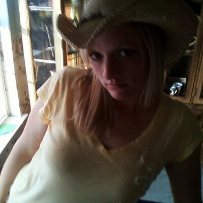 Profile Picture of Beth Bratcher Barks (@BethEvon) on Twitter