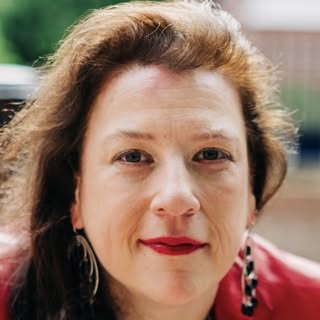 Profile Picture of BEE-You with Suzanne Pool (@suzanne_pool) on Instagram