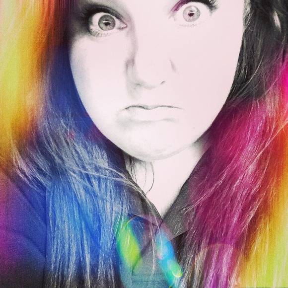 Profile Picture of Misty Allen (@mistykaya) on Poshmark