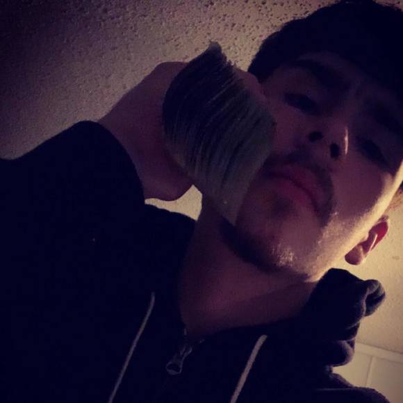 Profile Picture of Dwyatt Buendel (@getbandzd) on Poshmark