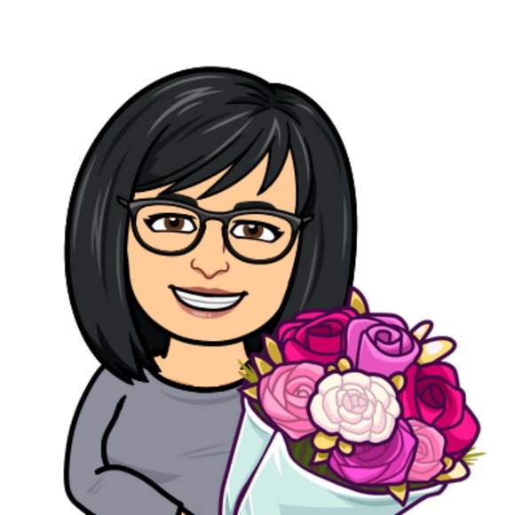 Profile Picture of Lisa Arakaki (@eporocks) on Poshmark