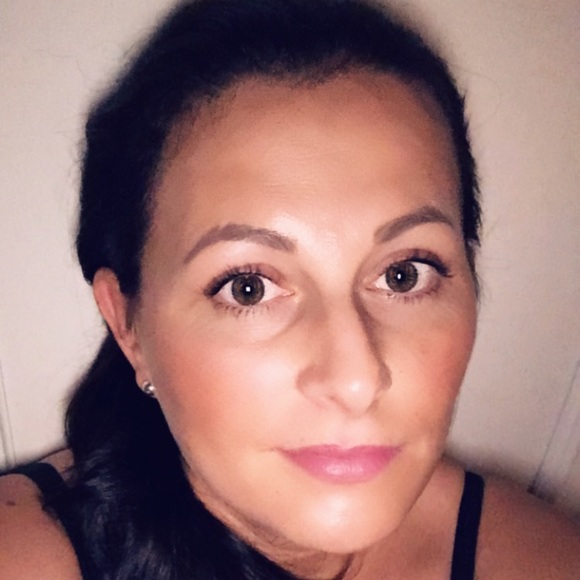 Profile Picture of Danijela Lehecka (@danijela81) on Poshmark