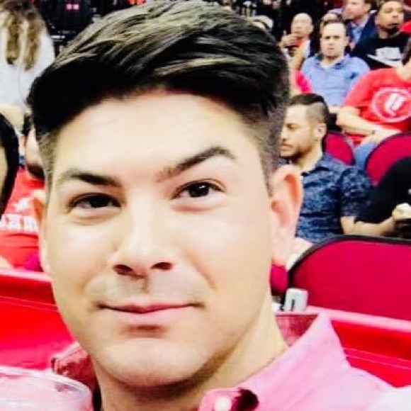 Profile Picture of Danny Stunkard (@crispgentleman) on Poshmark