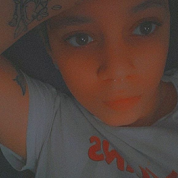 Profile Picture of Sam Sherrill (@imy0urqueen) on Poshmark